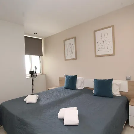 Praia_da_rocha_vista_mar/ocean_view *